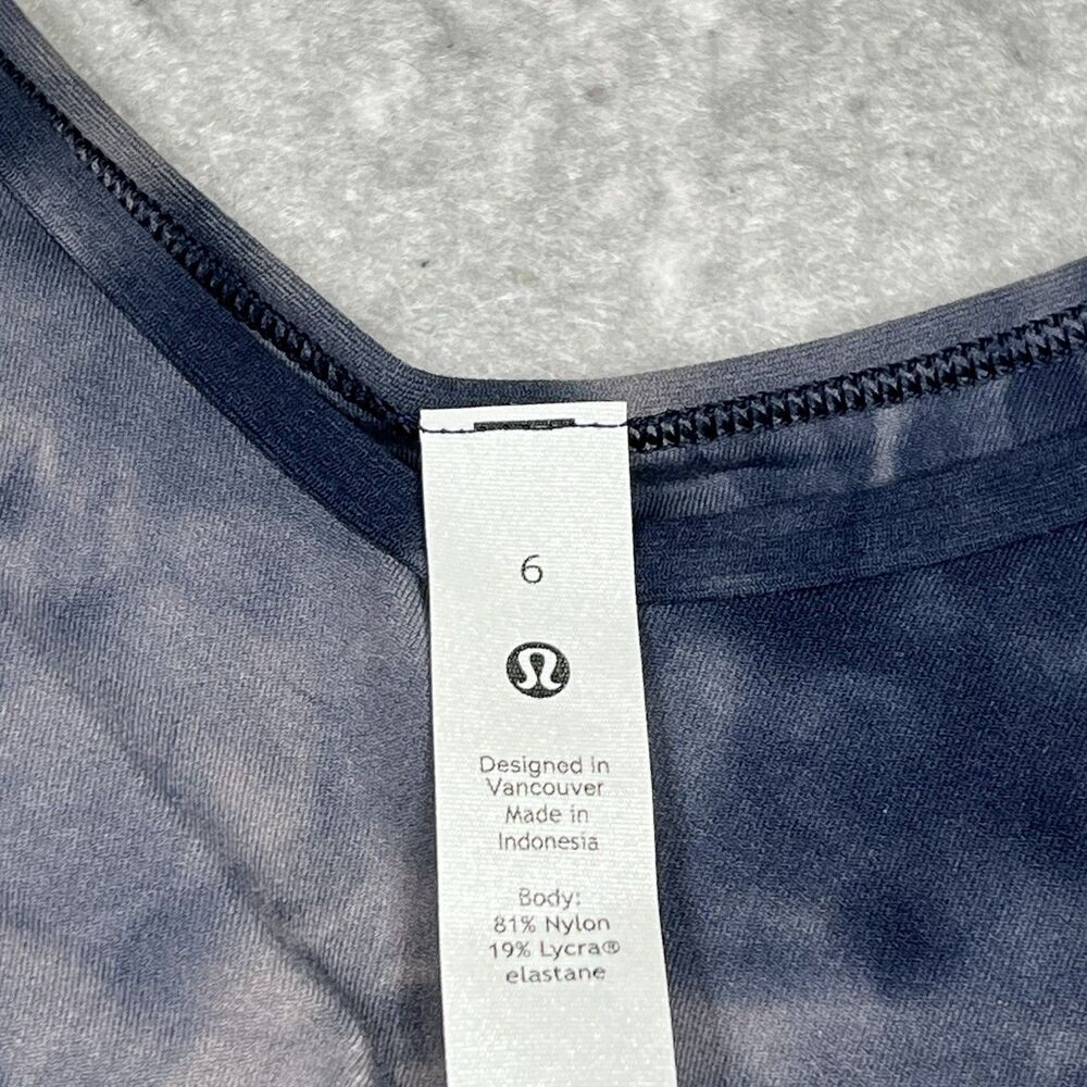 lululemon athletica Navy Tie-Dye Crop Top - Picture 9 of 11